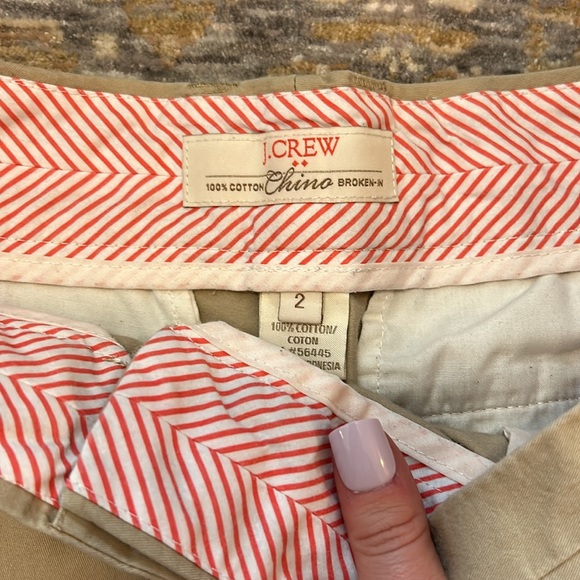 Jcrew chino khaki shorts. Size 2 - Picture 3 of 4